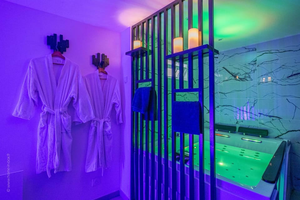 Love Room 91 avec Jacuzzi XXL - 15min Orly - 30 min Paris Apartment in Île-de-France