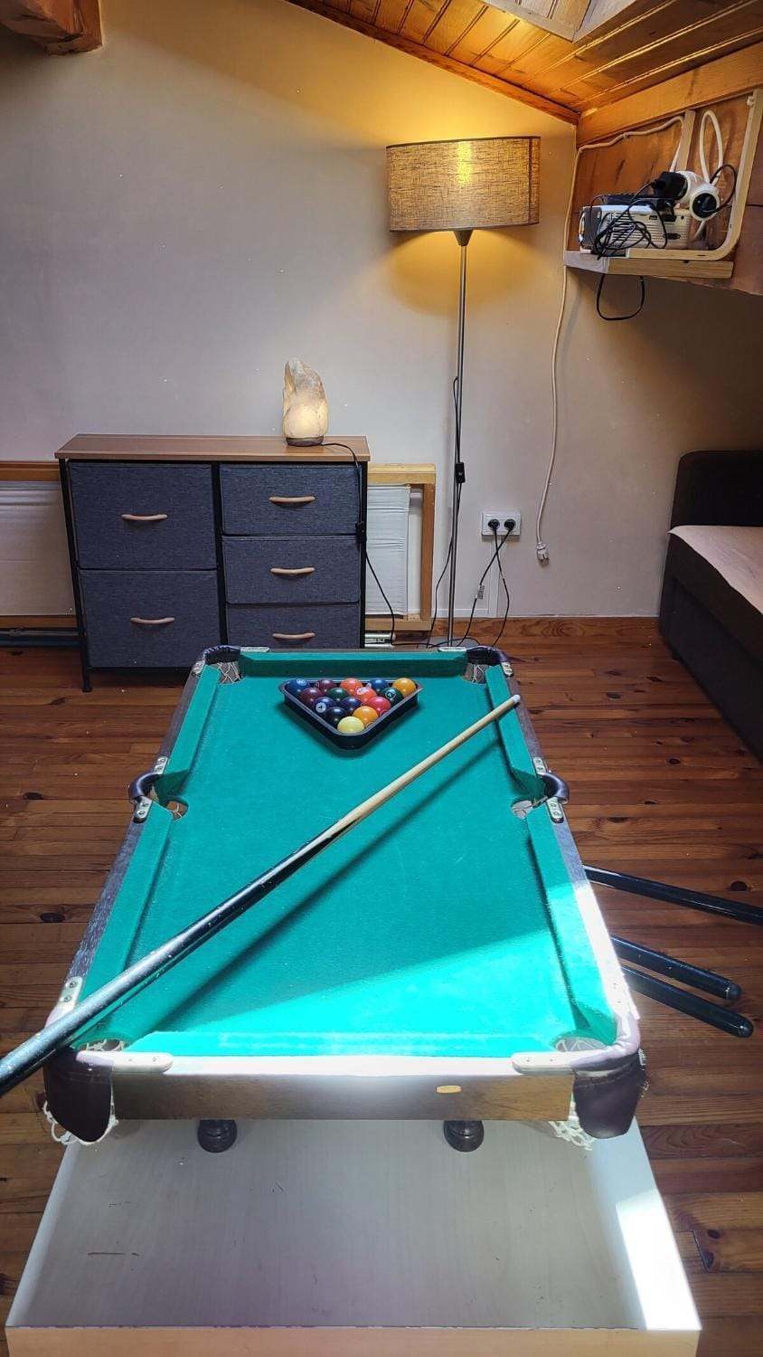 Billiard, Game Room