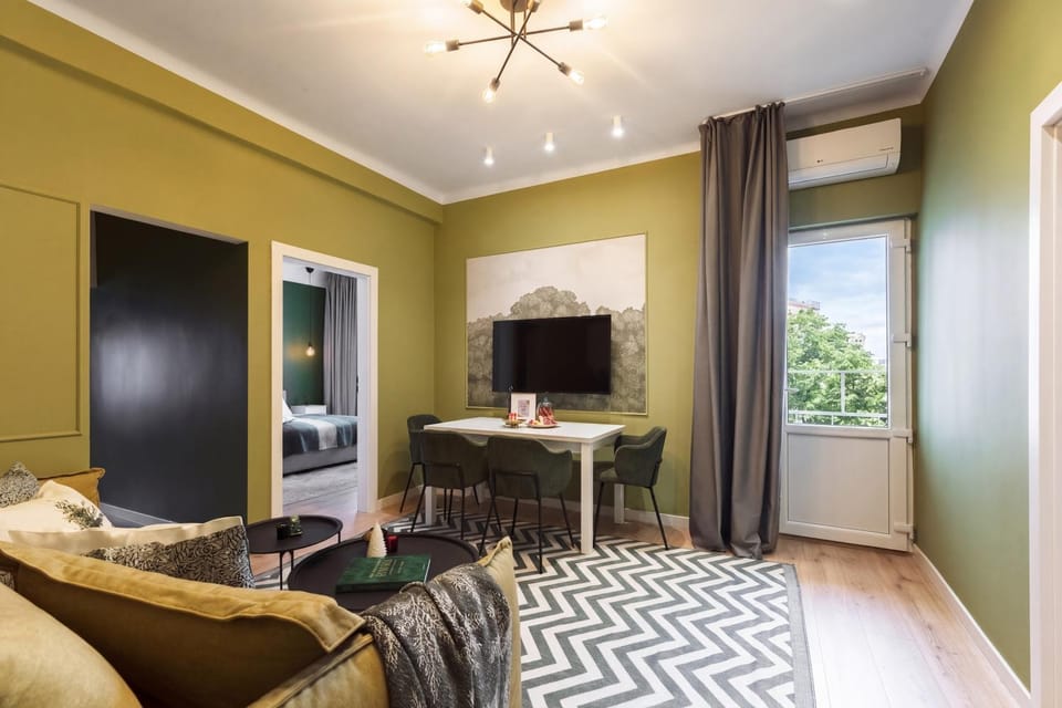 TV and multimedia, Living room, Seating area