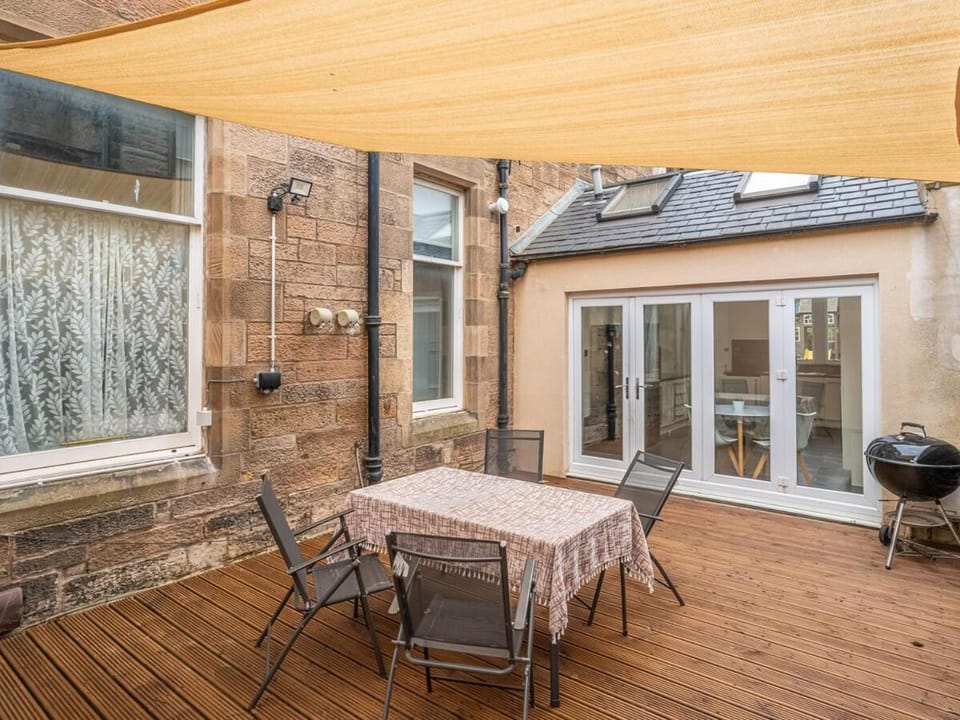 Delightful 4 bedroom family home in Newington - Craigmillar Park Bed and Breakfast in Edinburgh