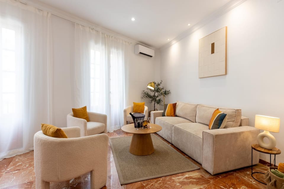 Living room, Seating area, air conditioner