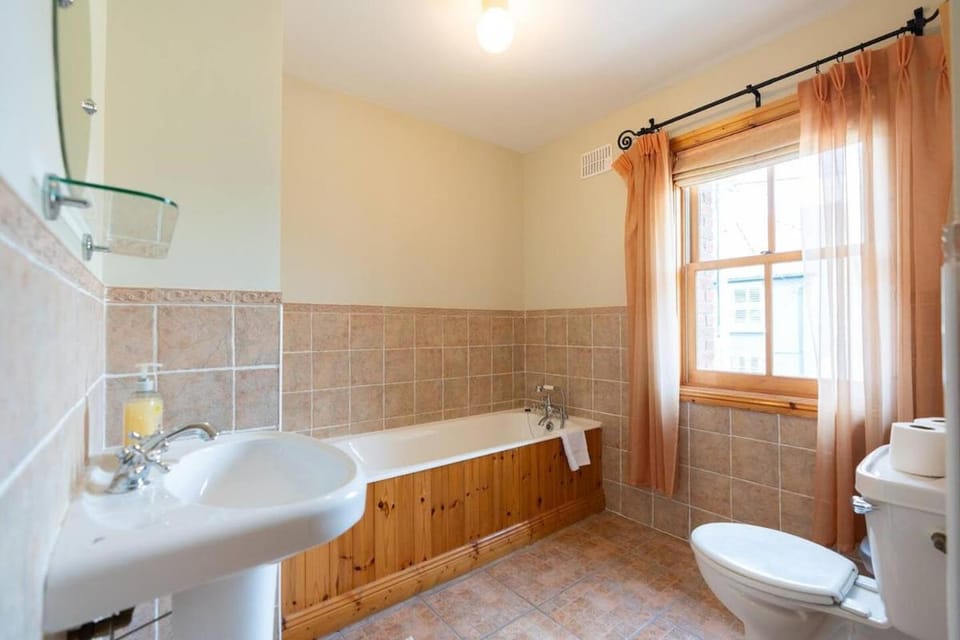 Central Stay - Old Town Dingle House in Dingle