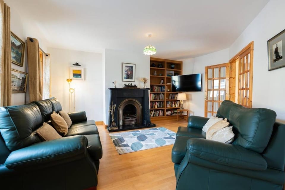 Central Stay - Old Town Dingle House in Dingle