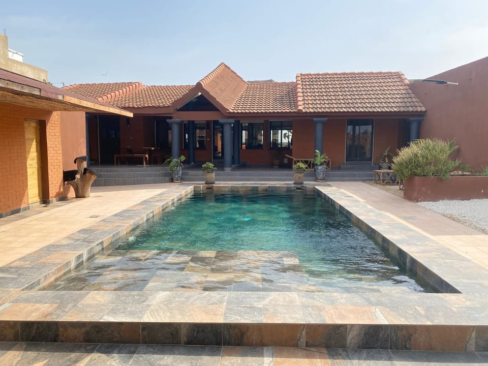 Property building, Day, Pool view, Swimming pool