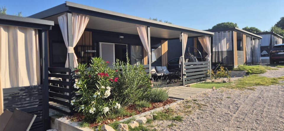 Property building, Off site, Garden, Balcony/Terrace