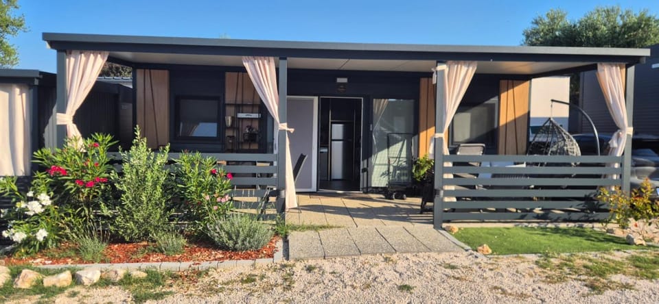 Property building, Garden