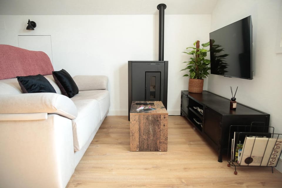 TV and multimedia, Living room, fireplace