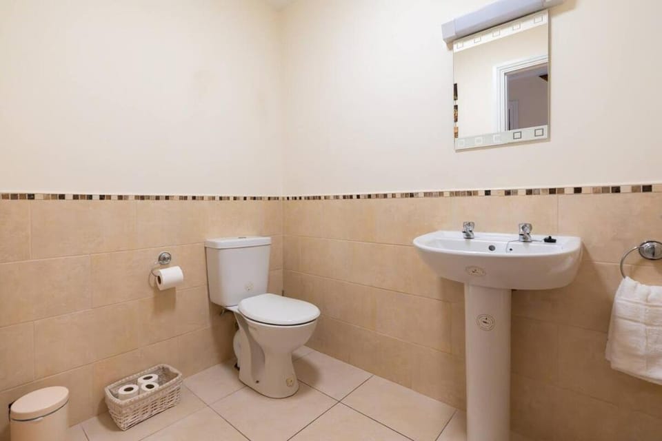 Steps from Main Street - Dingle House in Dingle