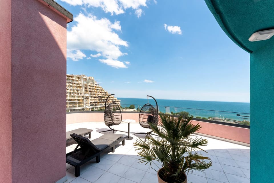 Property building, Patio, Day, Natural landscape, View (from property/room), Balcony/Terrace, Living room, Seating area, Pool view, Sea view, Swimming pool, sunbed