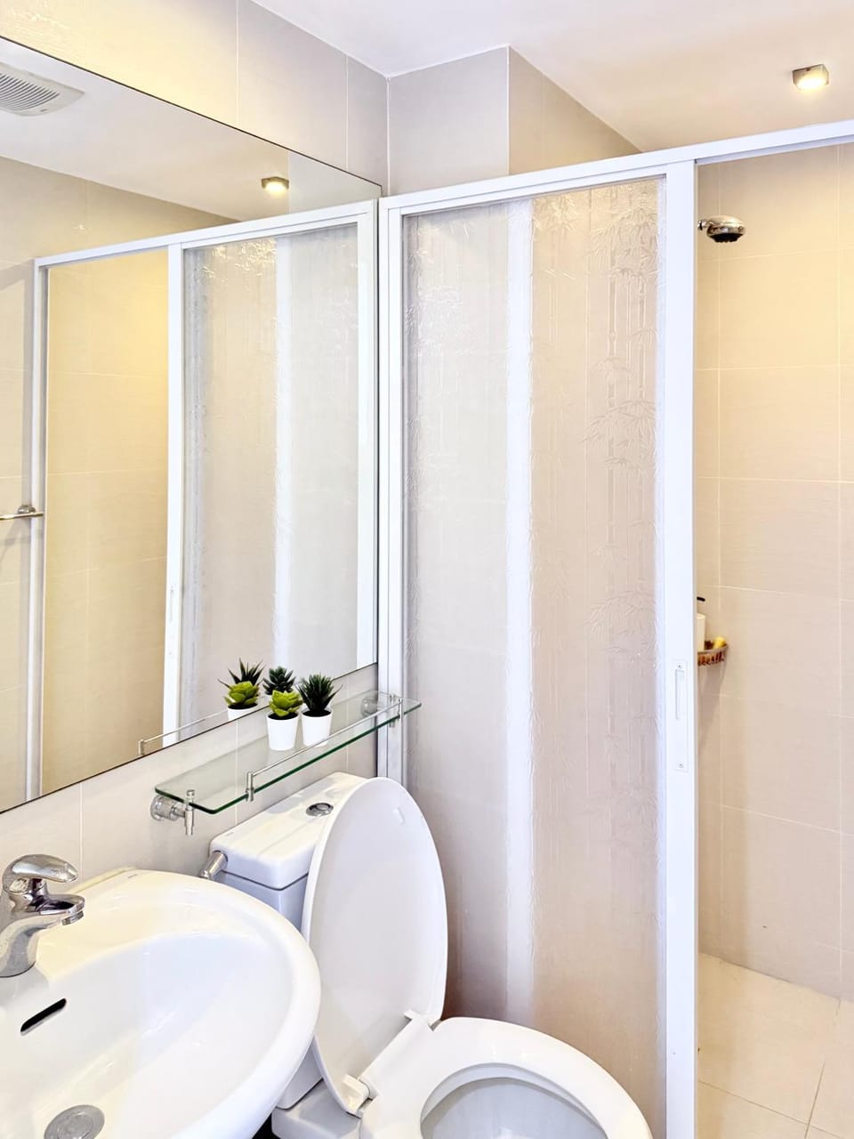 Lé Boom's Staycation Apartment hotel in Paranaque
