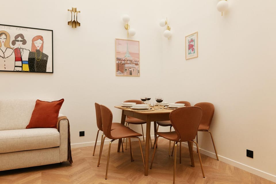 Lavie Maison Glass Roof Flat- AC Hot Tub Apartment in Paris