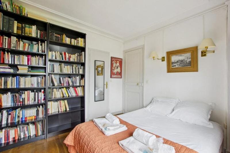 Authentic Parisian apartment Apartment in Paris