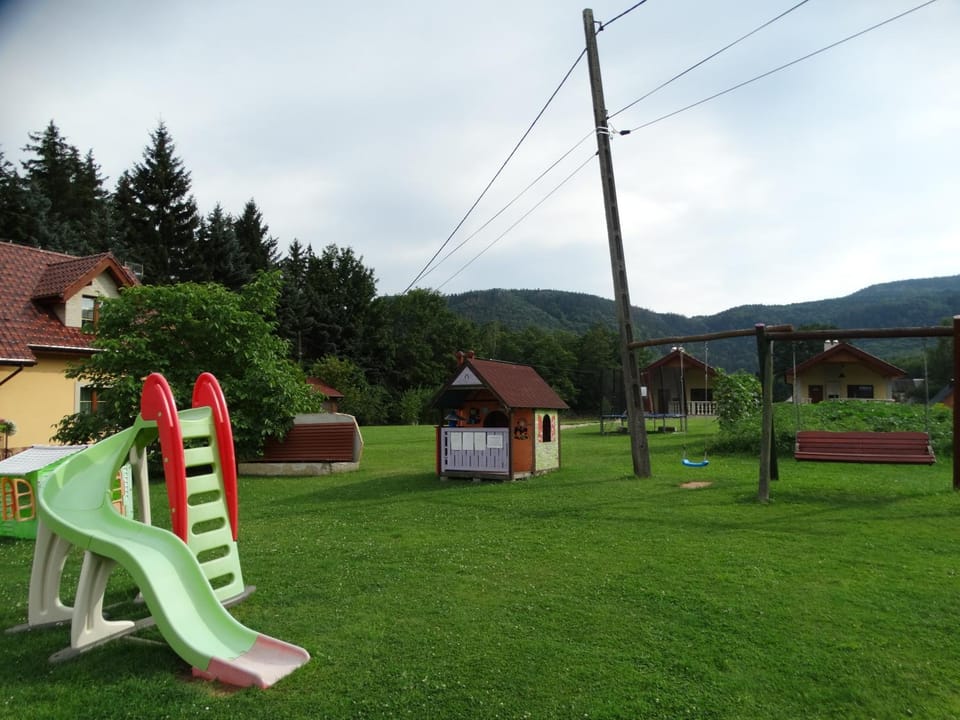 Zielona Chatka House in Lower Silesian Voivodeship