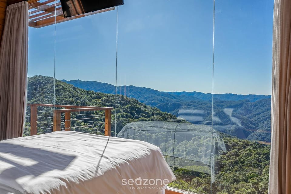 Bedroom, Mountain view