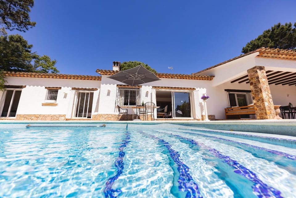 Patio, Pool view, Swimming pool, sunbed, air conditioner