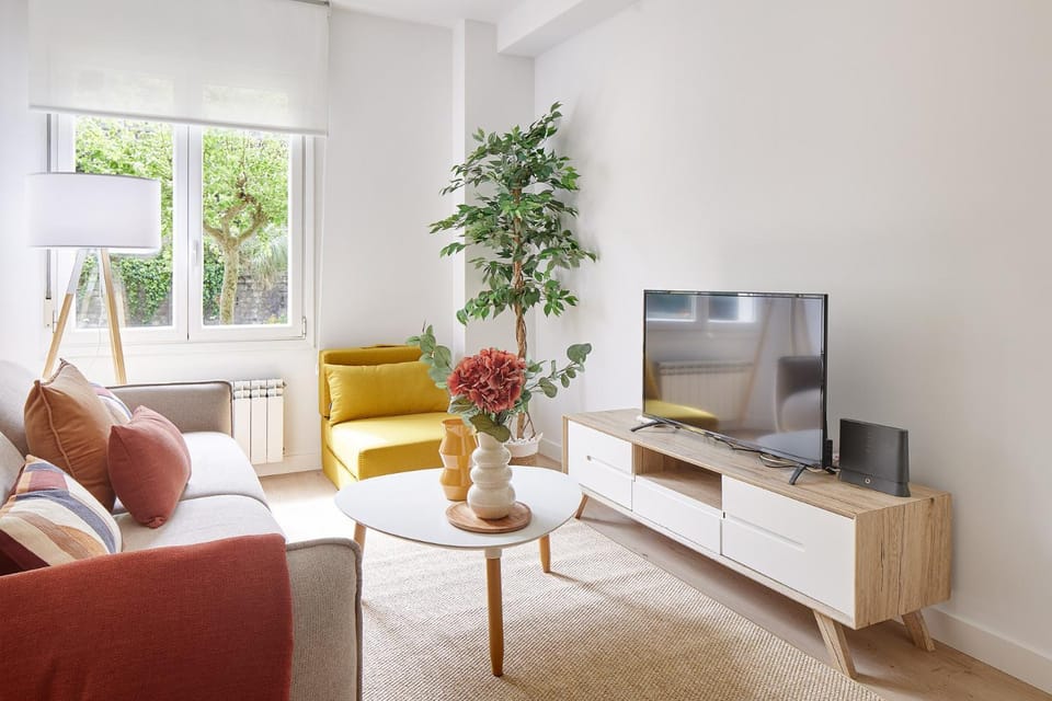 Zenna - The Rentals Collection Apartment in San Sebastian