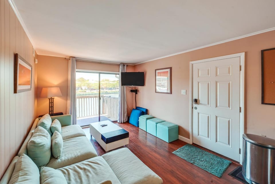 Bay-View Escape w/ Private Balcony in Ocean City House in Ocean City