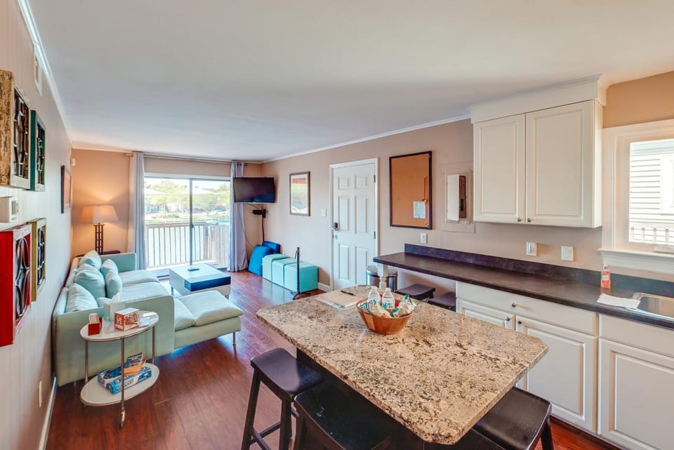 Bay-View Escape w/ Private Balcony in Ocean City House in Ocean City