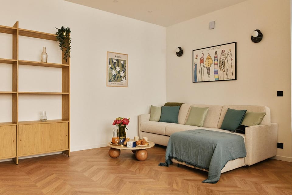 Lavie Maison Central AC Hot Tub Apartment in Paris