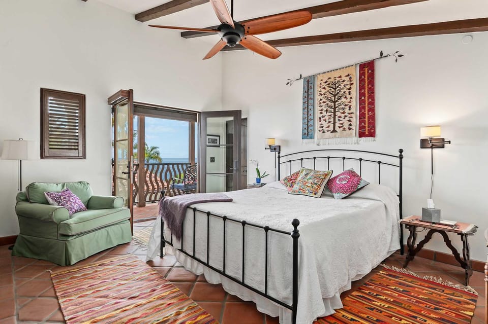 Casa de Lujo - Spanish Seaside Retreat House in Santa Barbara