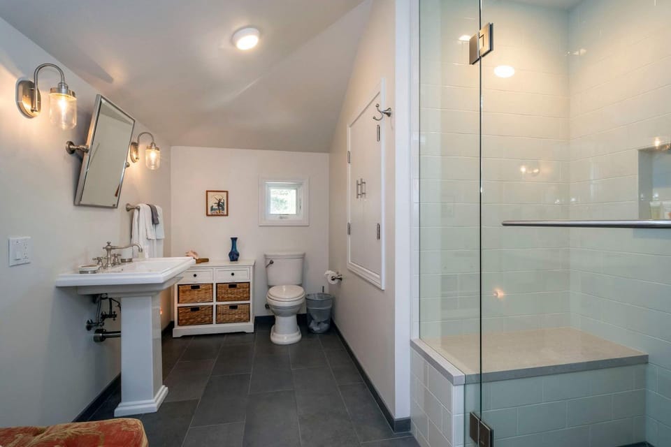 Chic Casita - Long Term Stays of 30 or More - Walk to Beach House in Montecito