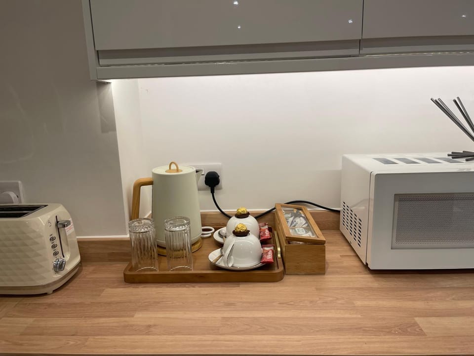 ELIM SUITE Cozy Winter Escape 1bed Apartment, Free Parking, Wifi Sleeps 2-3 people Apartment in Bournemouth