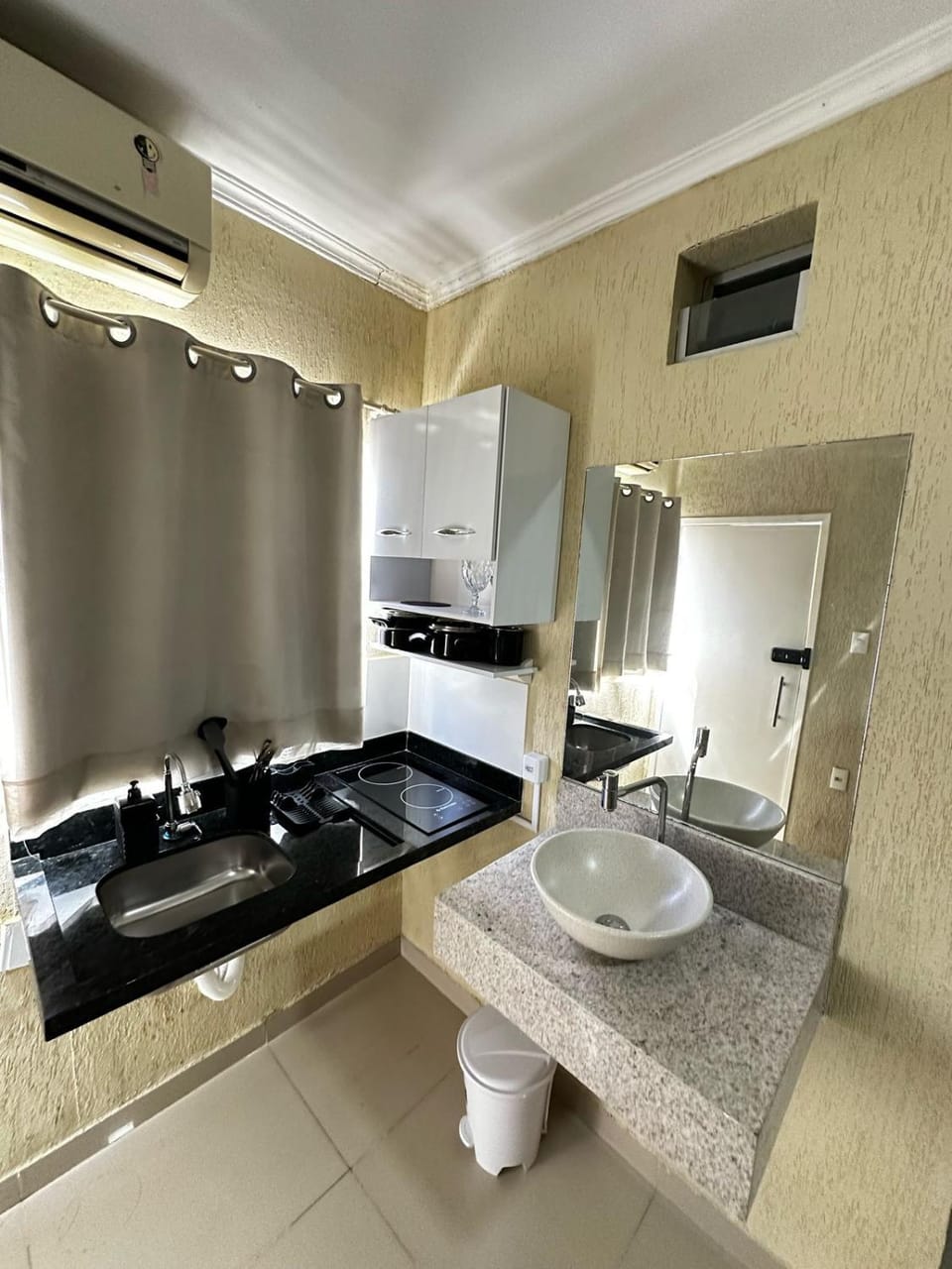 Kitchen or kitchenette, stove