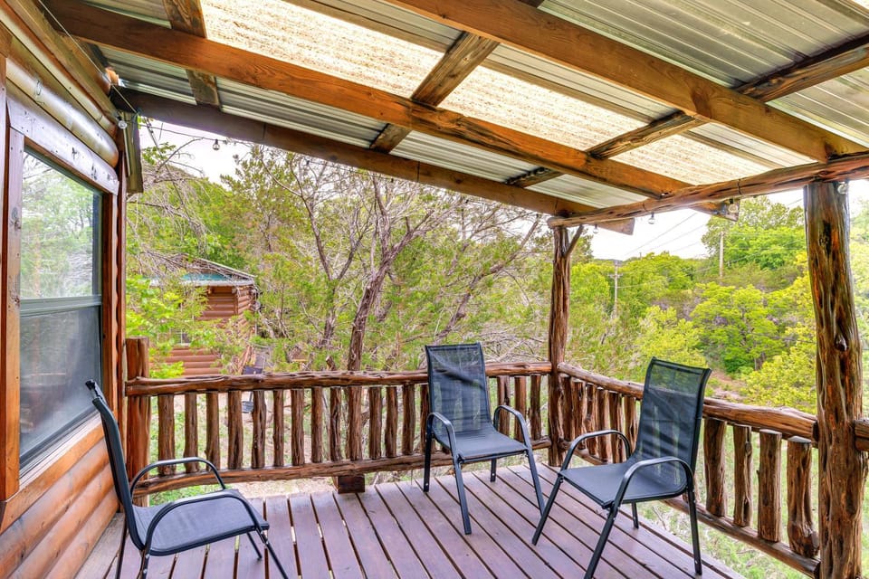 'Cedar Falls Cabin 3' Next to Turner Falls Park Cabin in Davis