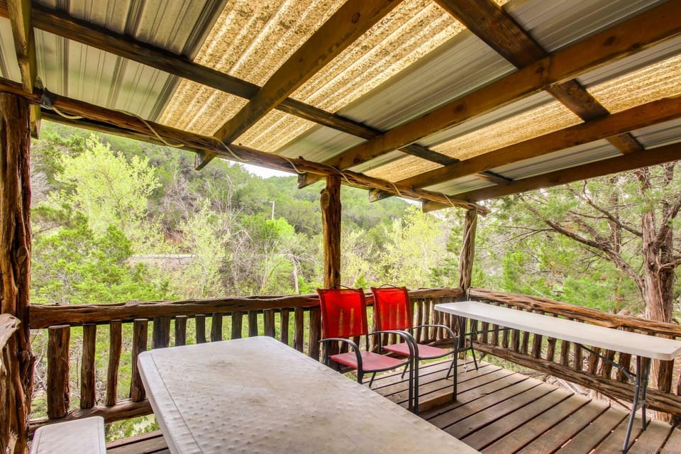 Cedar Falls Cabin 2 Family Getaway By Honey Creek Cabin in Davis