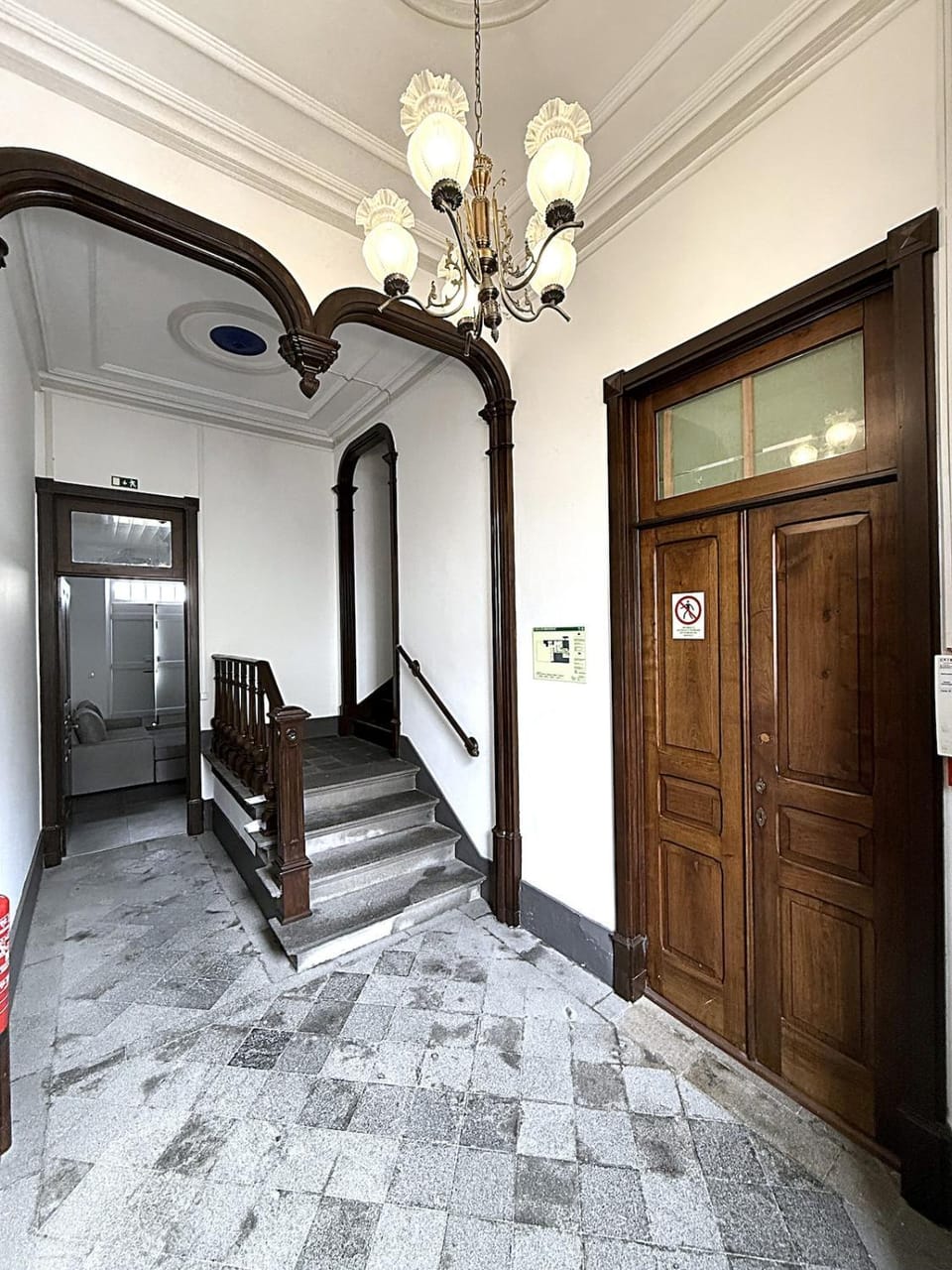 Facade/entrance