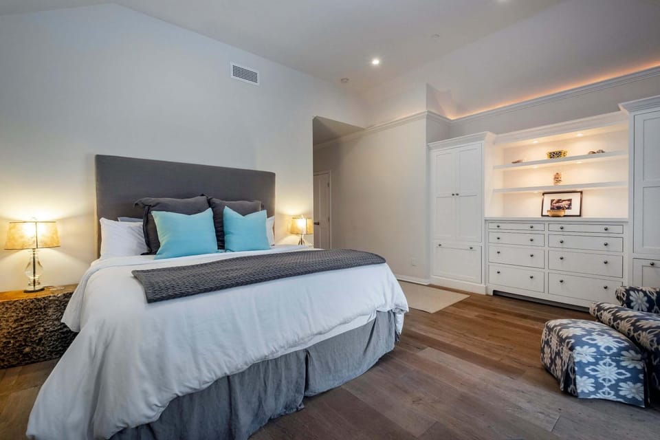 Majestic Montecito - Luxurious Getaway & Hot Tub House in Montecito