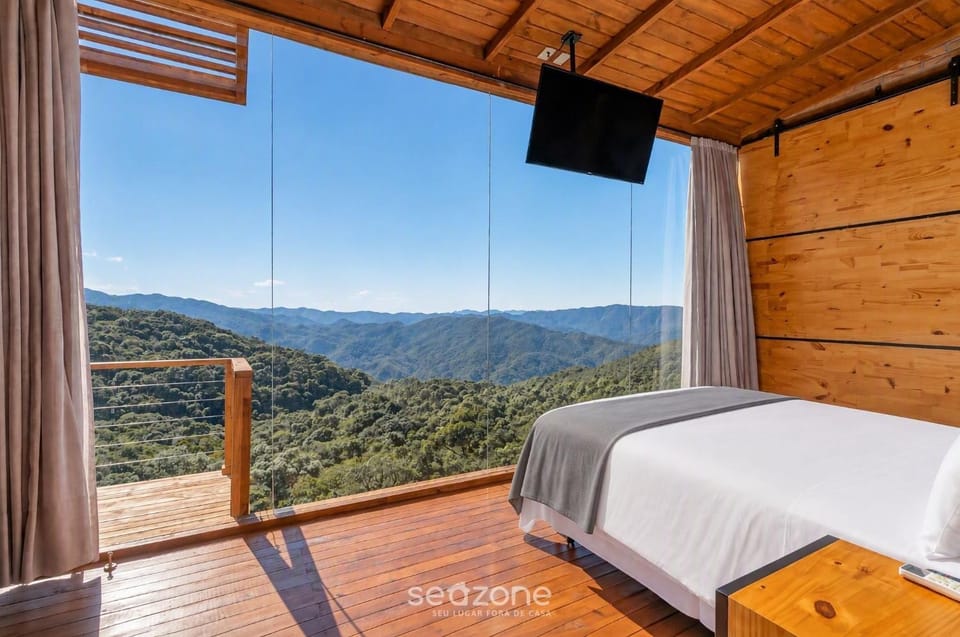 Bed, Balcony/Terrace, Bedroom, Mountain view