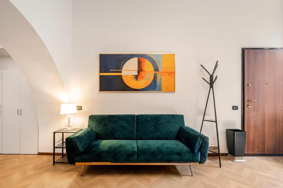 TV and multimedia, Living room, Seating area, air conditioner