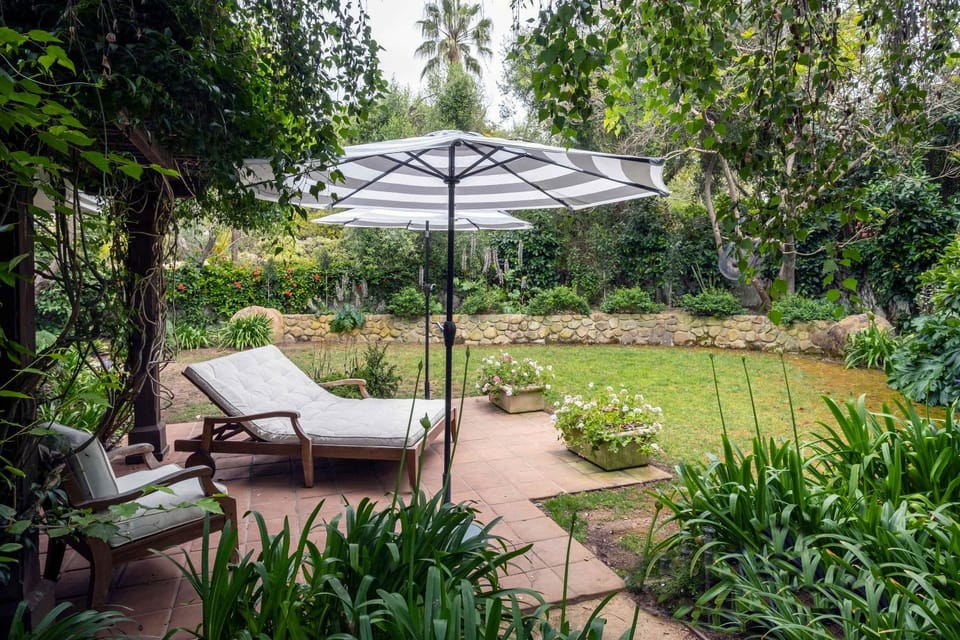 Montecito Retreat - Walk to Beach Near Downtown House in Montecito