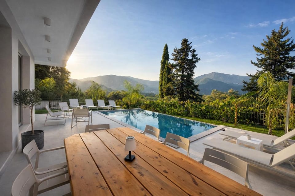 Natural landscape, Mountain view, Pool view, Swimming pool, sunbed