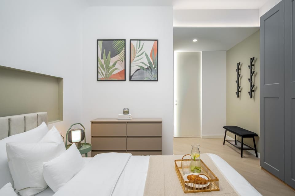 Bed, Photo of the whole room, Seating area, Bedroom, wardrobe