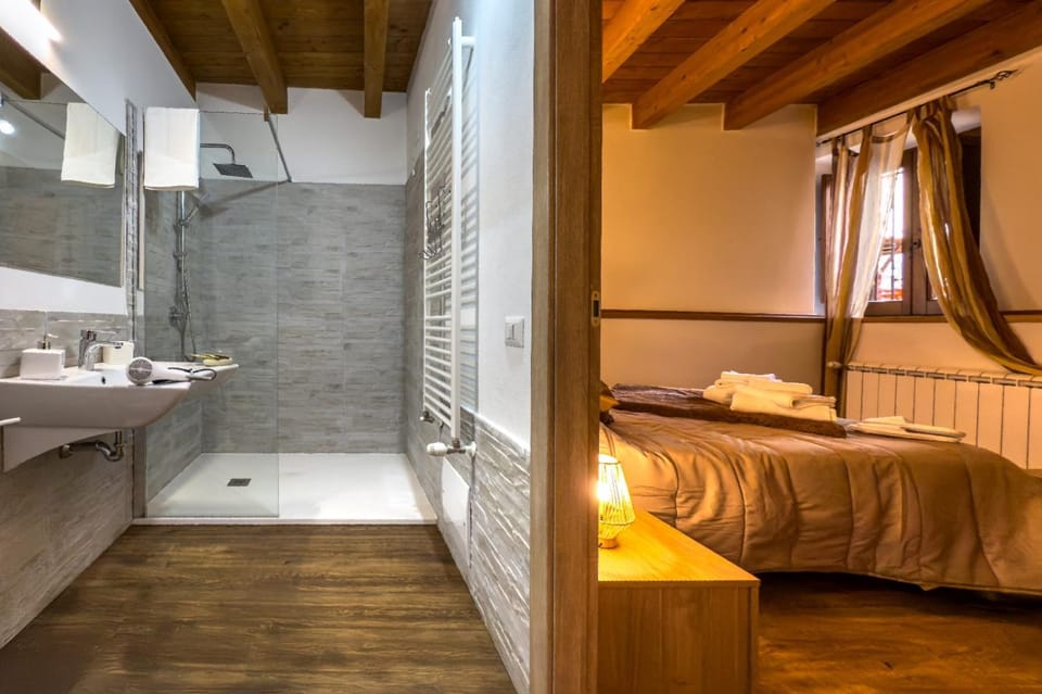 Bathroom, Bedroom