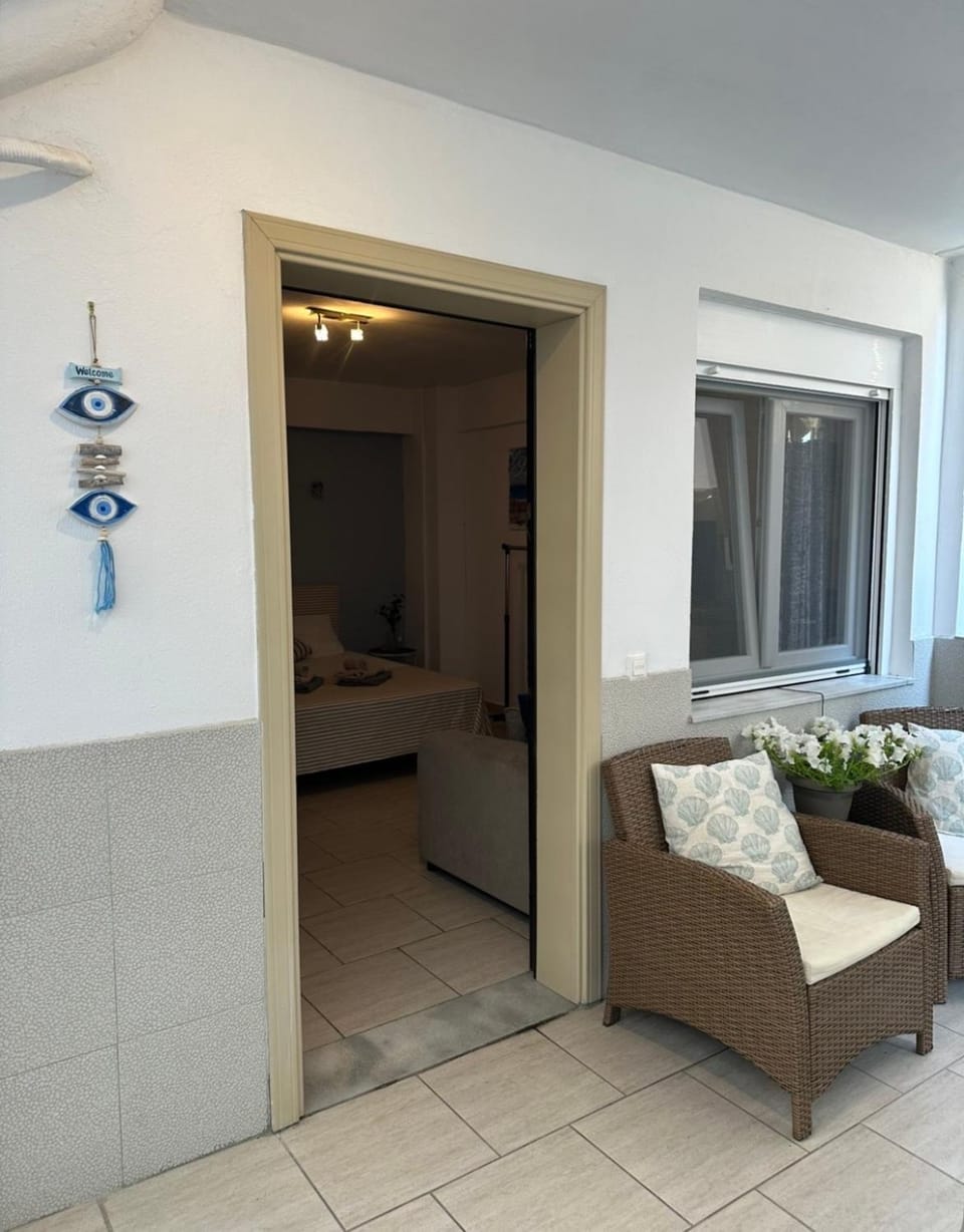 Studio Green Patio Apartment in Chaniotis