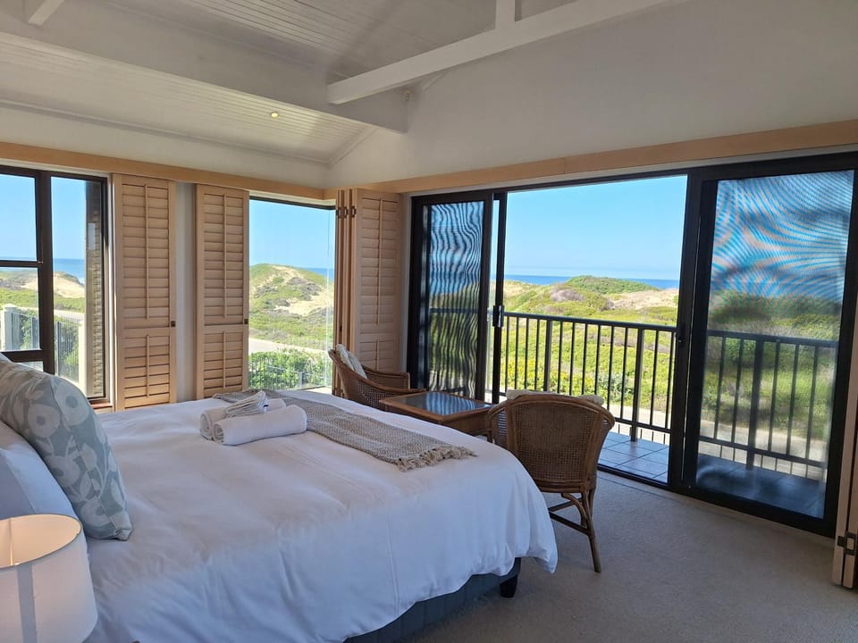 Bed, Natural landscape, View (from property/room), Balcony/Terrace, Photo of the whole room, Bedroom