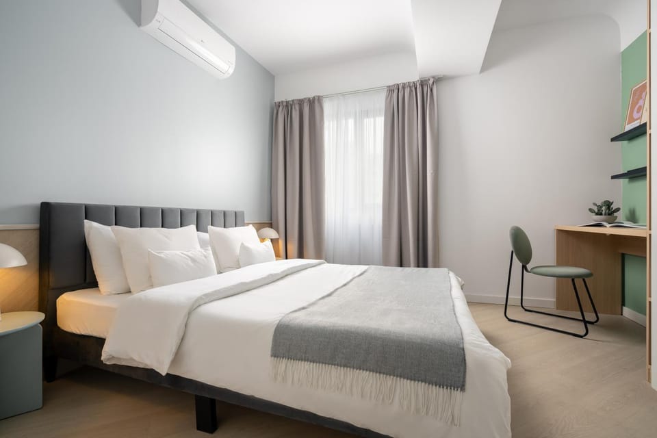 Bed, Photo of the whole room, Bedroom, air conditioner