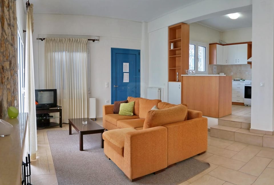 Kitchen or kitchenette, Seating area