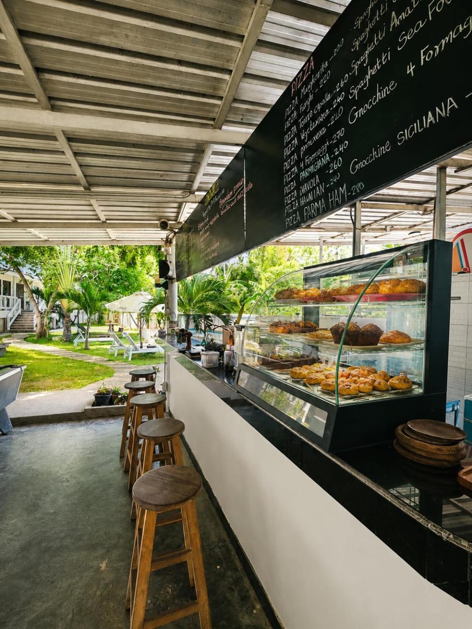 Restaurant/places to eat, Restaurant/places to eat, Food and drinks, Food