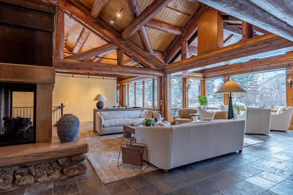 Apres Lodge 5 Bedroom House in Idaho