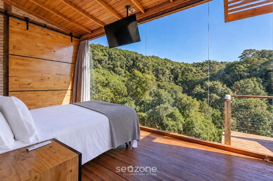 Bed, TV and multimedia, Balcony/Terrace, Bedroom, Mountain view