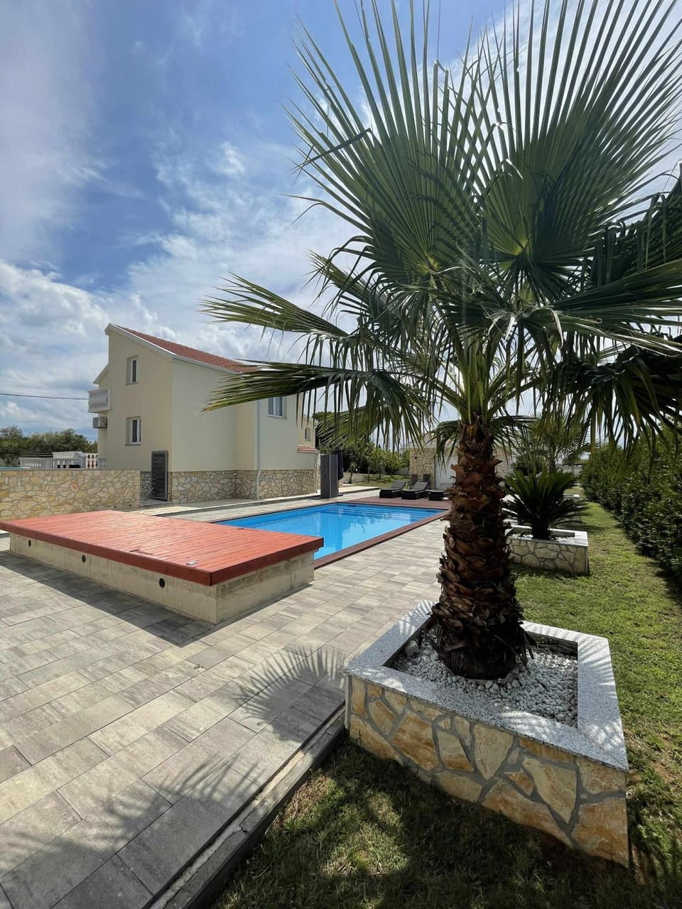 Property building, Day, Garden, Garden view, Pool view, Swimming pool, sunbed