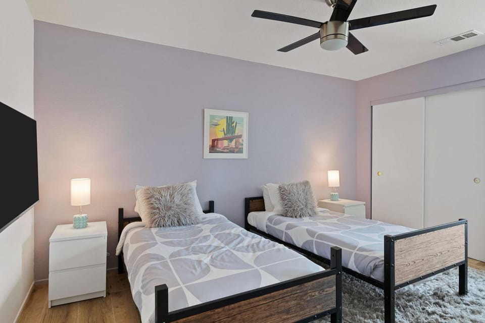 Hacienda Hideaway 3BR Desert Oasis w Pool Spa & Firepit House in Palm Springs