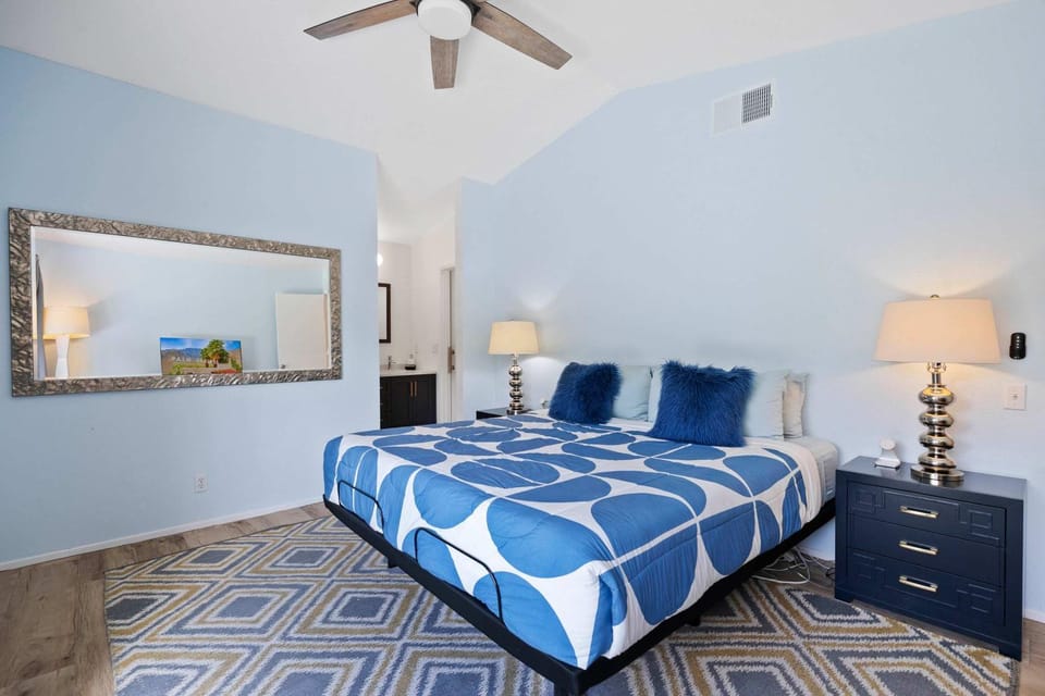Hacienda Hideaway 3BR Desert Oasis w Pool Spa & Firepit House in Palm Springs