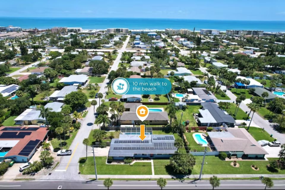 Property building, Nearby landmark, Day, Neighbourhood, Bird's eye view, City view, Sea view, Location