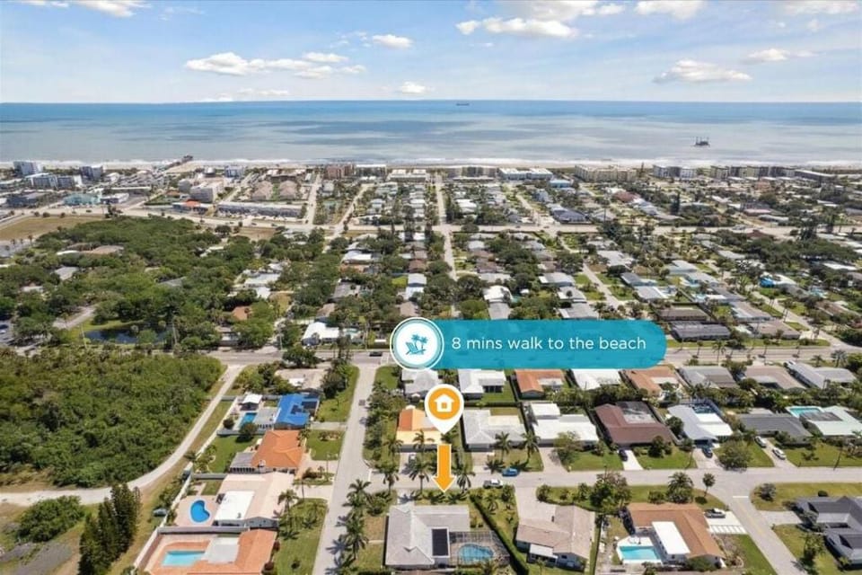 Property building, Nearby landmark, Day, Neighbourhood, Natural landscape, Bird's eye view, Other, Beach, City view, Sea view, Street view, Location