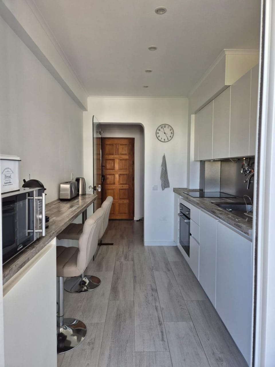 Coffee/tea facilities, Kitchen or kitchenette, Dining area, dishwasher, oven, stove, toaster